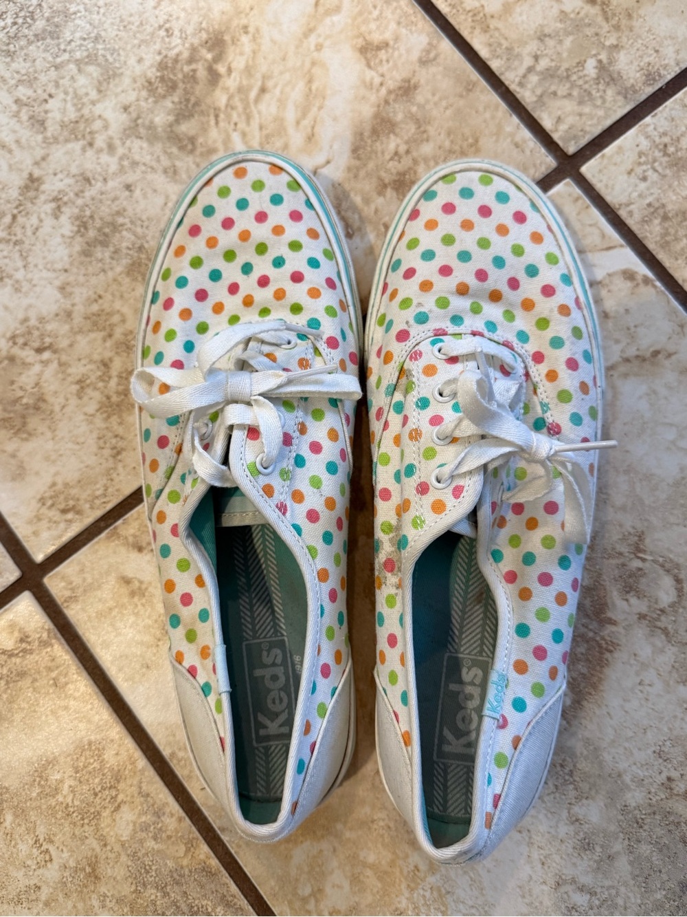 Keds Woman’s White Canvas Sneakers with Multicolor Polka Dots